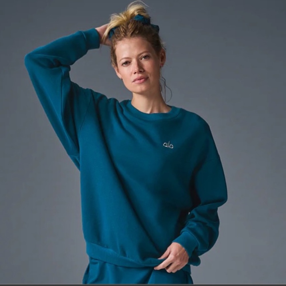 ALO Yoga Teal Crew Neck Sweater